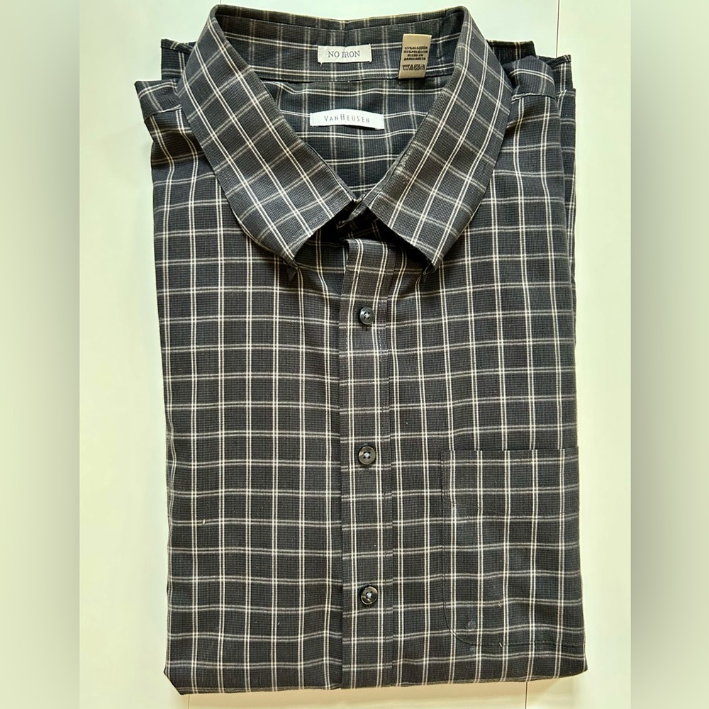 VAN HEUSEN NO IRON SHORT SLEEVE DRESS SHIRT XXL